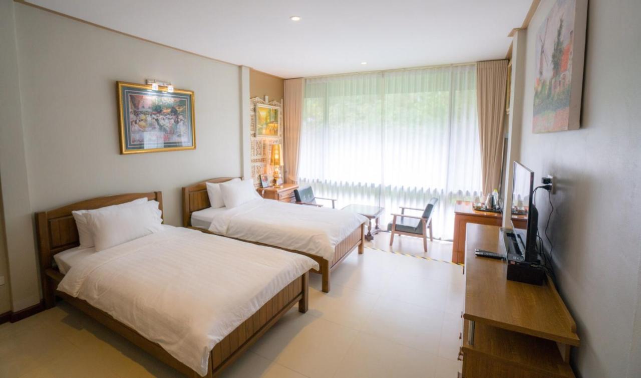 Hotel Ban Mai Vintage Pak Chong Esterno foto
