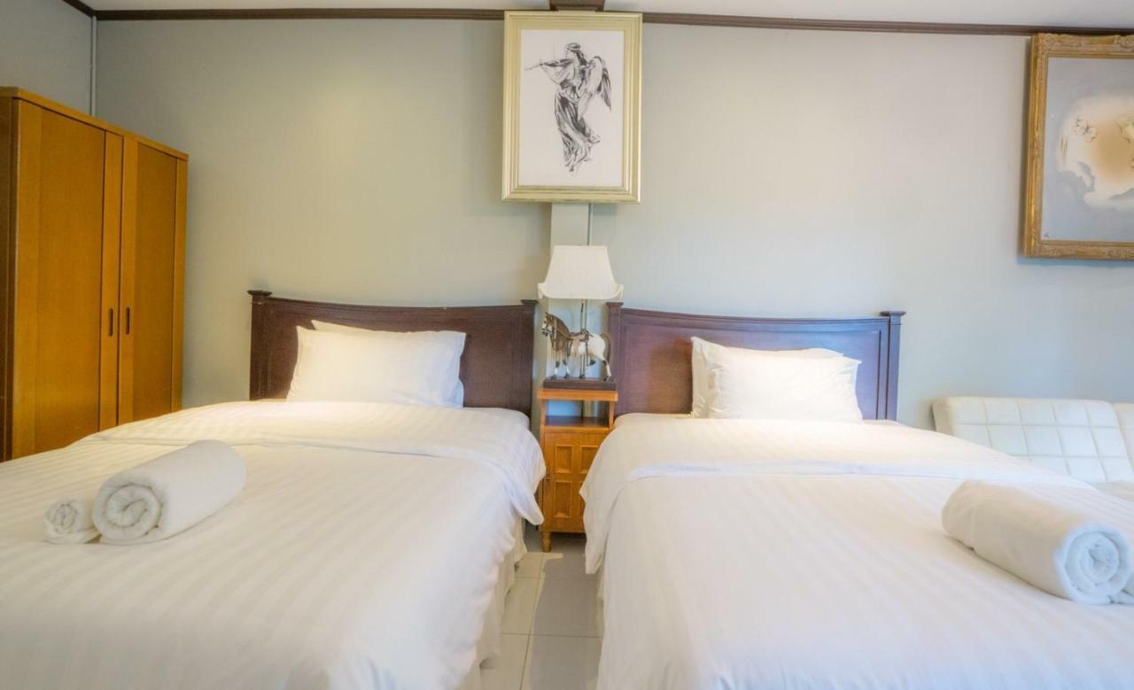 Hotel Ban Mai Vintage Pak Chong Esterno foto